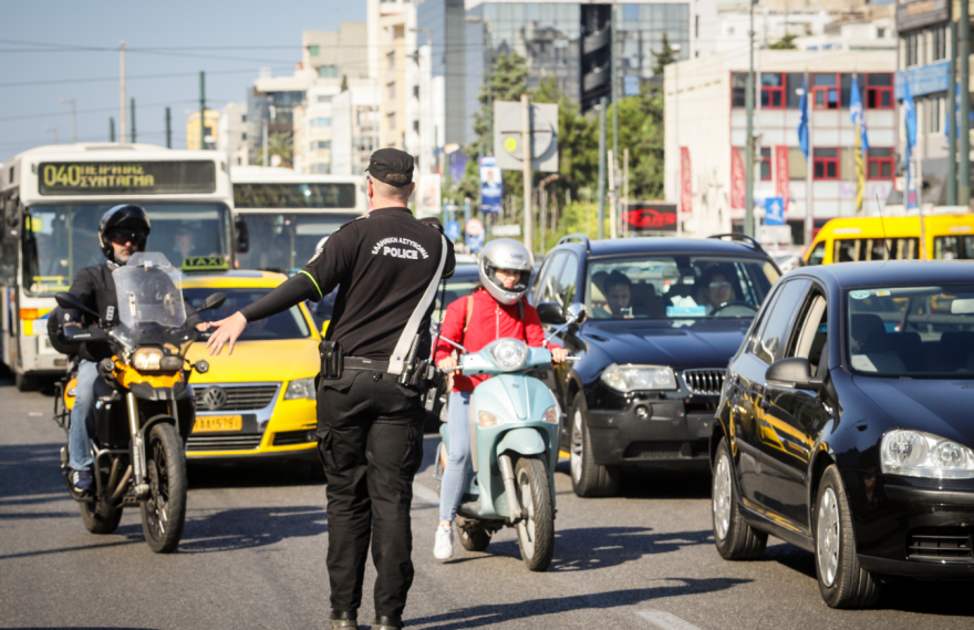 Κίνηση τώρα: Δείτε φωτογραφίες από το μποτιλιάρισμα στη Συγγρού - Χάος και σήμερα στους δρόμους