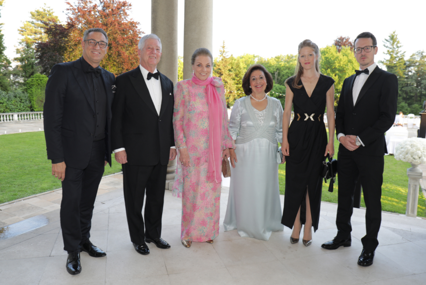 Φωτογραφίες: Πριγκιπικός γάμος στη Σερβία - Ποιοι Έλληνες ήταν εκεί 