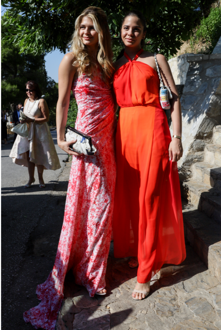 Γάμος Μπαλατσινού - Κικίλια: Υπέρλαμπρες και τρισευτυχισμένες οι κόρες της Τζένης