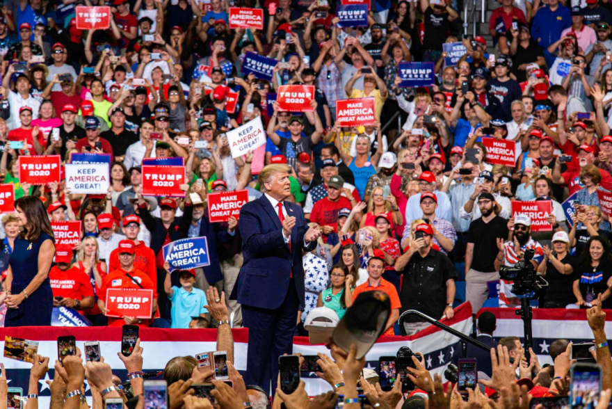 Τραμπ: Ξεκίνησε την εκστρατεία του για 2η θητεία «τάζοντας» θεραπεία του καρκίνου και εξάλειψη του AIDS