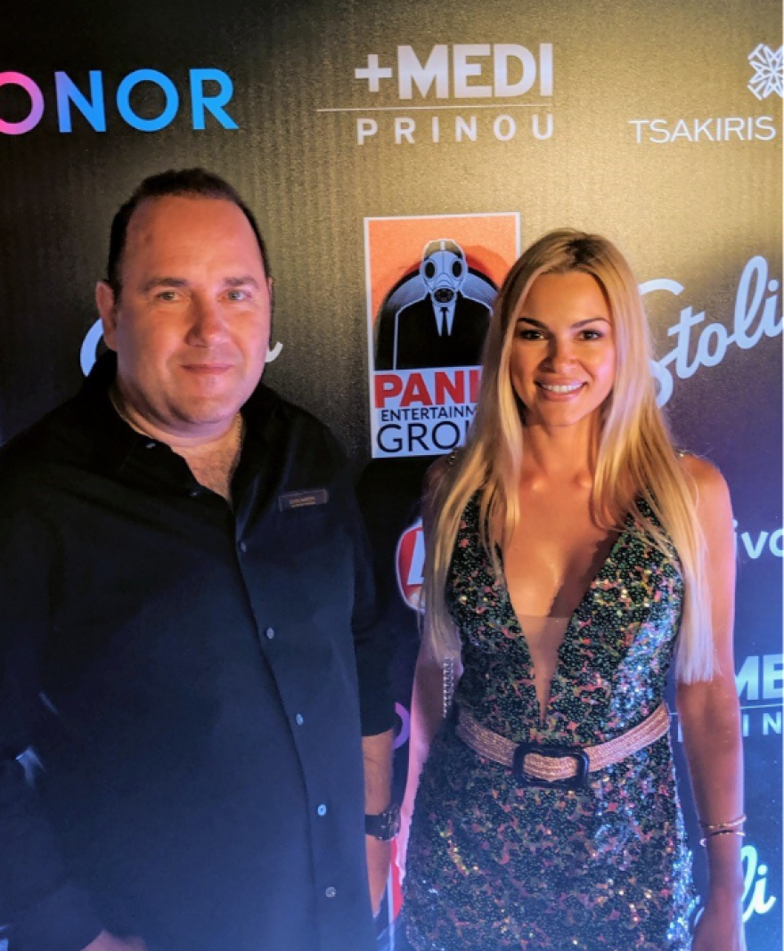 «Παρέλαση» επωνύμων σε καλοκαιρινό πάρτι: Όλες οι εμφανίσεις που έκλεψαν την παράσταση   