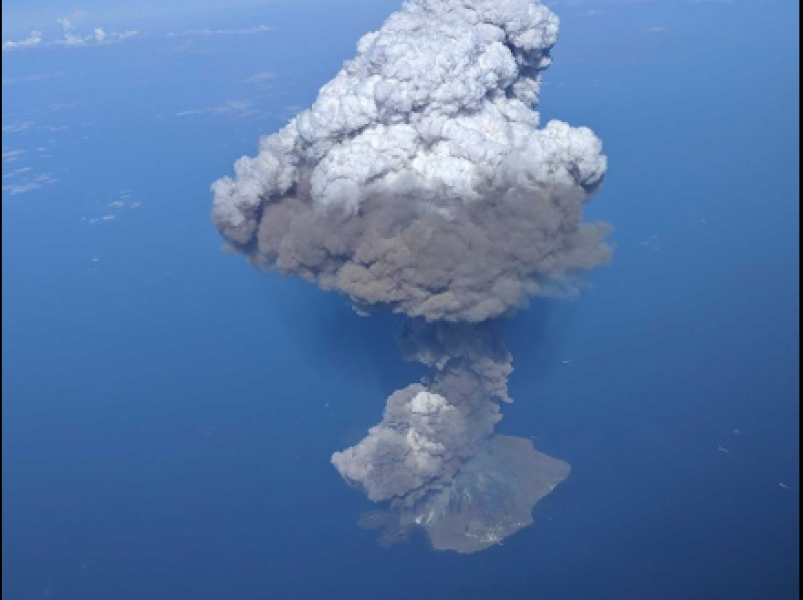 Βίντεο: Η στιγμή της έκρηξης στο ηφαίστειο Στρόμπολι