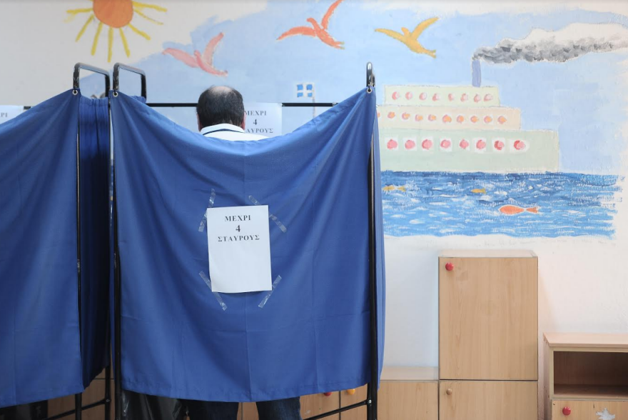 Εκλογές 2019: Χαμηλή η προσέλευση έως τώρα -  Με ζέστη και χωρίς προβλήματα η διαδικασία