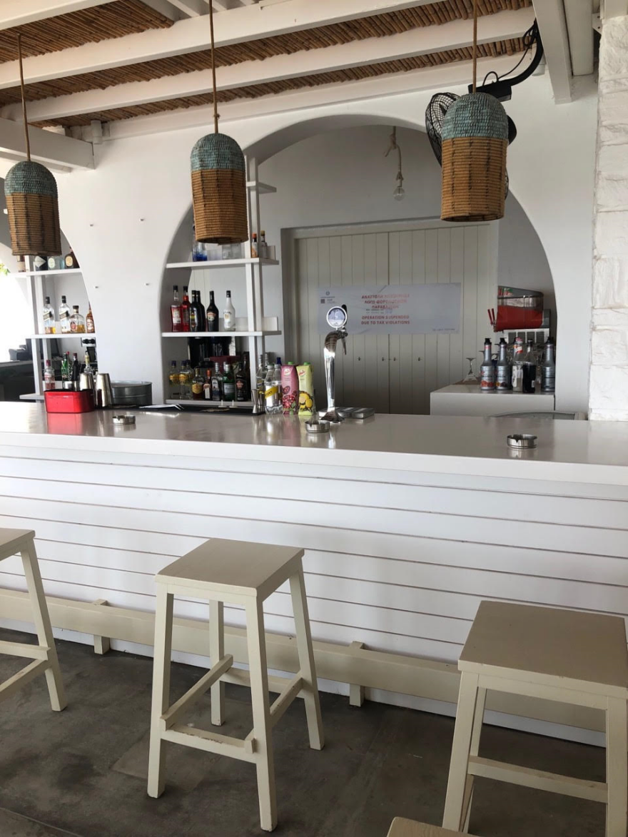 Πάρος: Λουκέτο από την ΑΑΔΕ στο beach bar restaurant «Aspro»
