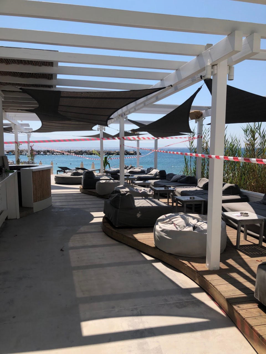 Πάρος: Λουκέτο από την ΑΑΔΕ στο beach bar restaurant «Aspro»