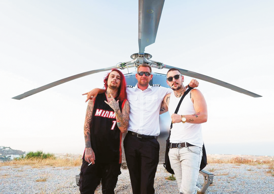 Sin Boy:  Το παιδί «το ’χει κάψει», αλλά το πουλάει καλά