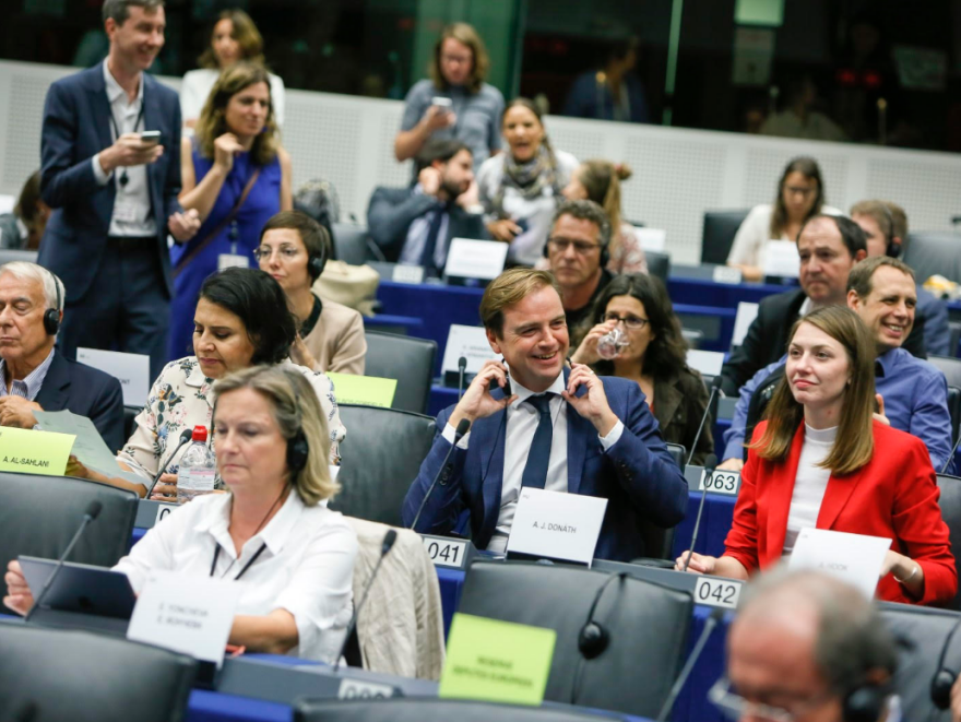 Κομισιόν: Θερμή αποχαιρετιστήρια εκδήλωση για τον Δημήτρη Αβραμόπουλο