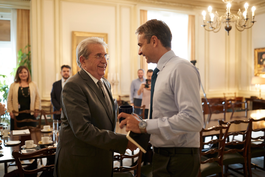 Ο αντικαπνιστικός νόμος σε «πρώτο πλάνο»: Συνάντηση στο Μέγαρο Μαξίμου ενόψει της πλήρους εφαρμογής του