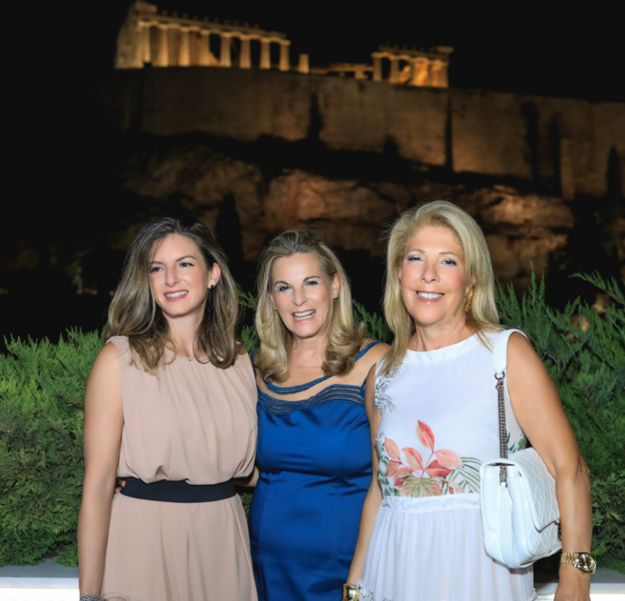 Φωτογραφίες: Λαμπερό prive πάρτι για την ομορφιά με διάσημους καλεσμένους  