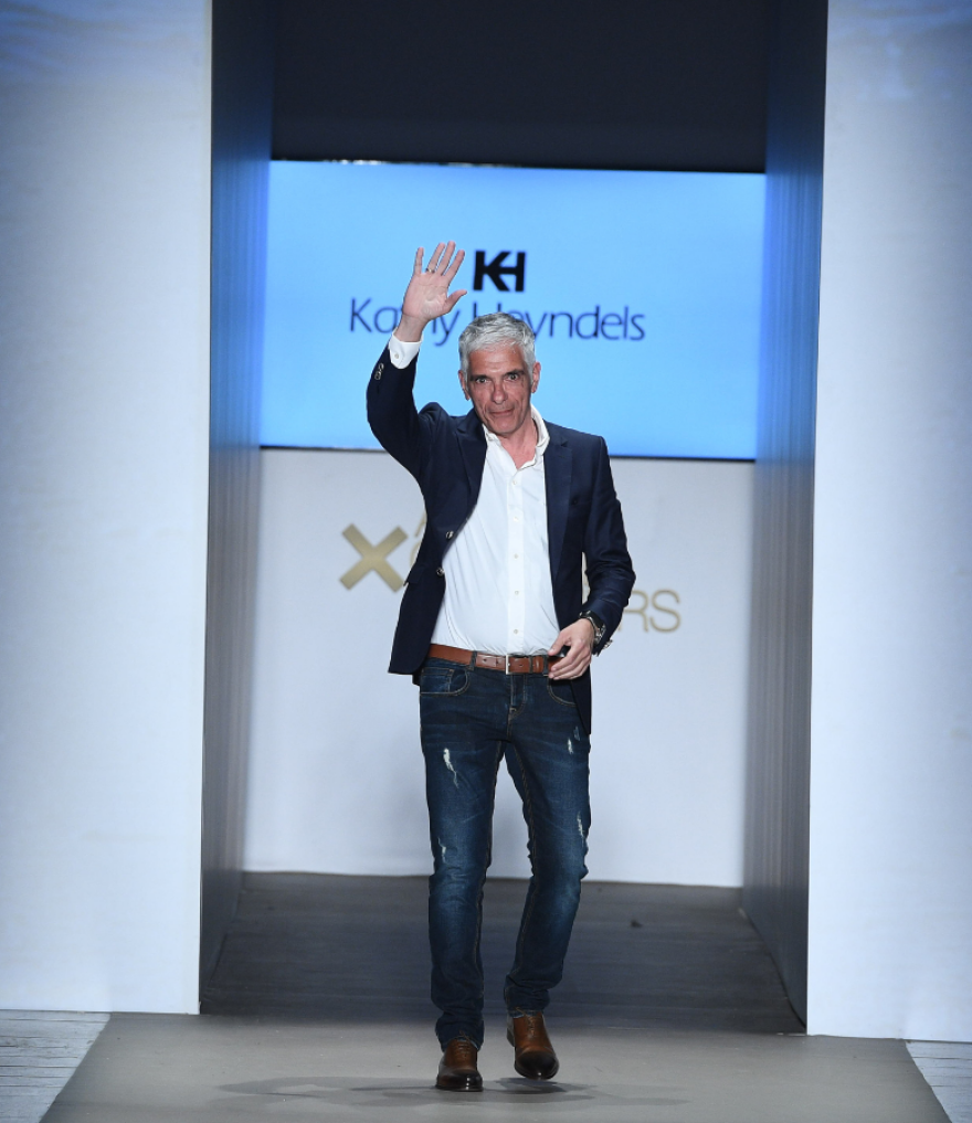 Η Adriana Lima στο εξώφυλλο του Numero Russia με φόρεμα Έλληνα σχεδιαστή 