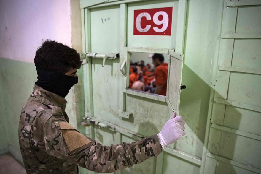 Συρία: Από ηπατίτιδα και ΑIDS νοσούν ύποπτοι τρομοκράτες του ISIS που βρίσκονται στη φυλακή 