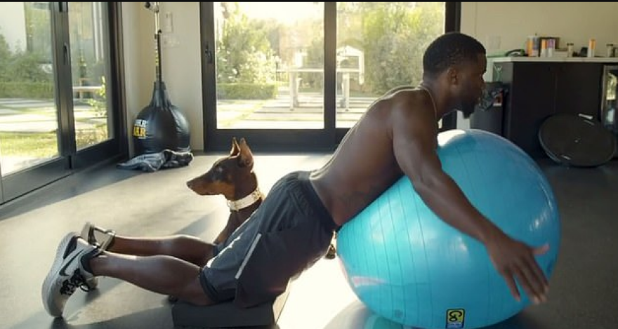 Κέβιν Χαρτ: «Ευχαριστώ που είμαι εδώ» - Το βίντεο από τις φυσικοθεραπείες μετά το τραγικό τροχαίο 