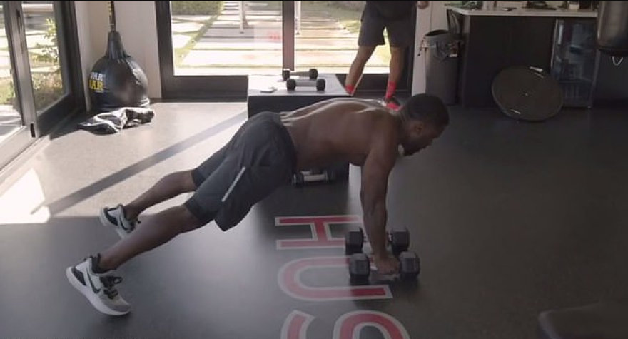 Κέβιν Χαρτ: «Ευχαριστώ που είμαι εδώ» - Το βίντεο από τις φυσικοθεραπείες μετά το τραγικό τροχαίο 