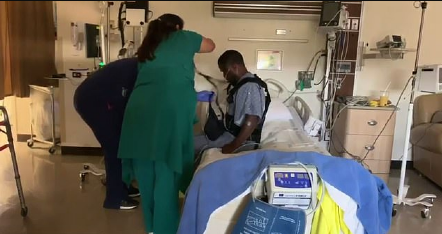 Κέβιν Χαρτ: «Ευχαριστώ που είμαι εδώ» - Το βίντεο από τις φυσικοθεραπείες μετά το τραγικό τροχαίο 