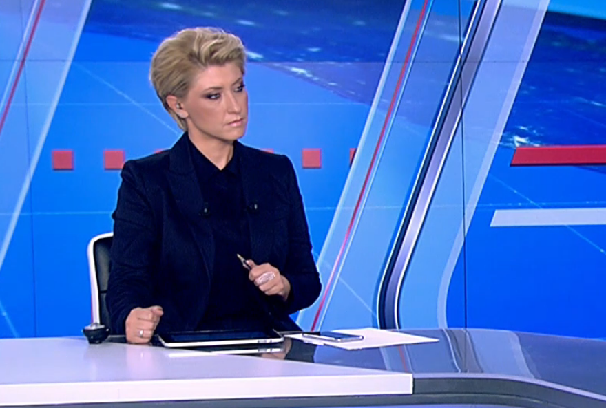 Η Σία Κοσιώνη εμφανίστηκε στο δελτίο ειδήσεων του ΣΚΑΙ με κοντό μαλλί