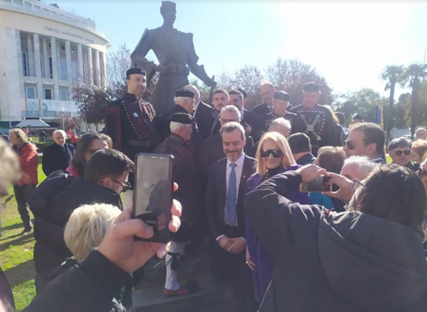 Θεσσαλονίκη: Προτομές Μακεδονομάχων με αντιγκράφιτι επεξεργασία - Φωτογραφίες από τα αποκαλυπτήρια 