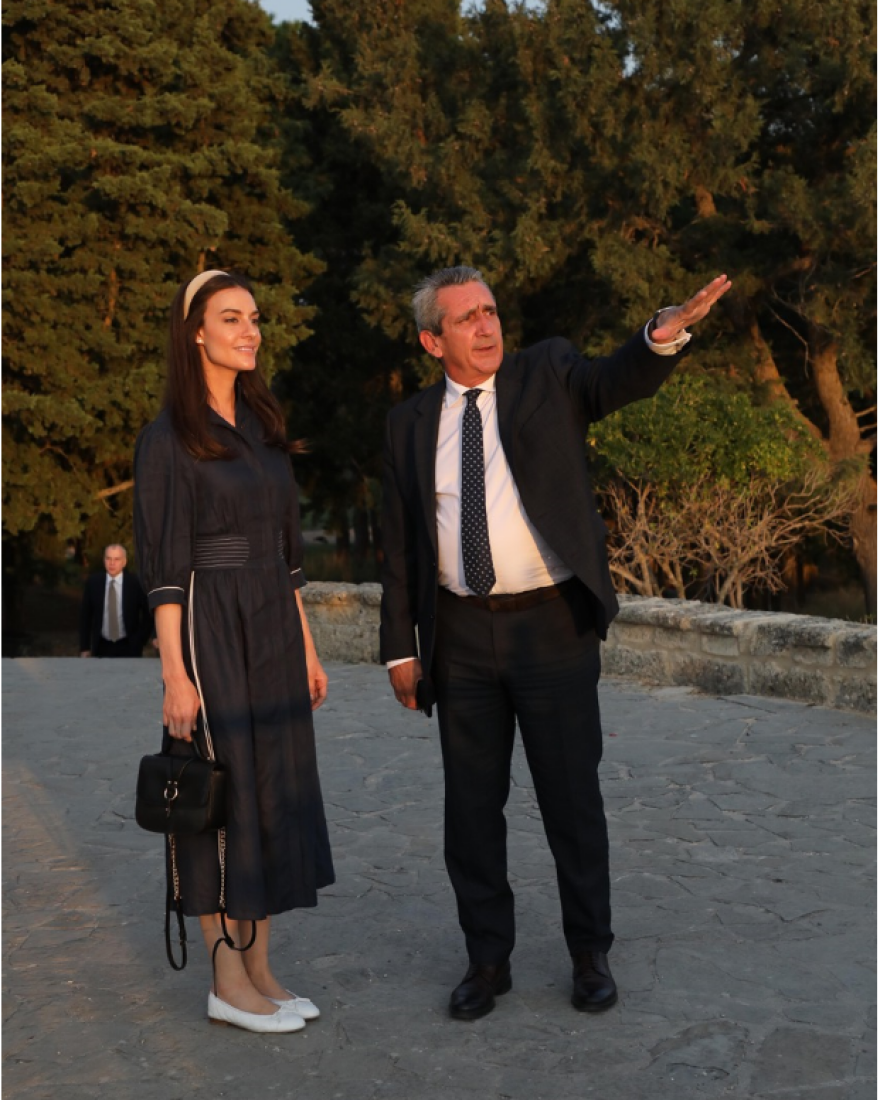 Η Ariana Rockefeller στην Αθήνα: Οι αναρτήσεις της στο Instagram δίπλα στην Ακρόπολη 