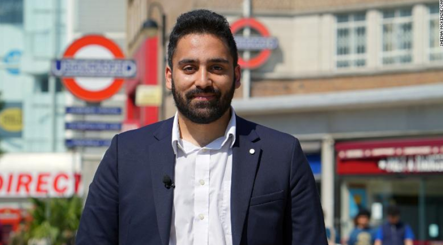 Βρετανία: Ένας 25χρονος μετανάστης απειλεί να εκθρονίσει τον Τζόνσον από την εκλογική του περιφέρεια