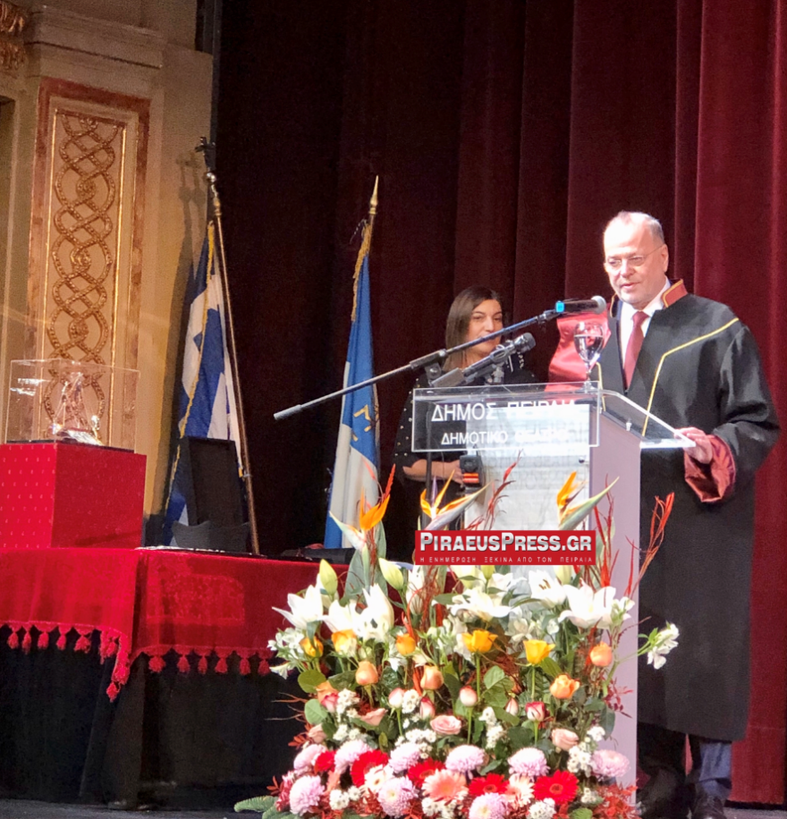 Επίτιμος διδάκτορας του Πανεπιστημίου Πειραιά ο Ευάγγελος Μυτιληναίος