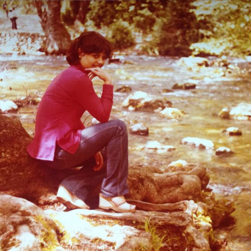 «Εσύ και 80 χρόνων να πας, Ελενίτσα θα είσαι!»: Η Ελένη Τσαλιγοπούλου έχει μάθει στη σκηνή να βγάζει πάντα τα παπούτσια της