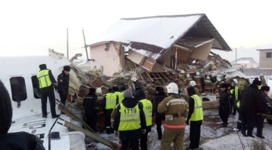 Αεροπορική τραγωδία στο Καζακστάν: Συνετρίβη αεροσκάφος με 100 επιβάτες - Πολλοί νεκροί