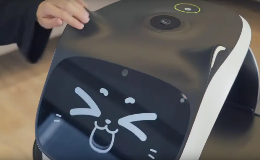 CES 2020: «Έξυπνα» έπιπλα και μπάνια αλλά και ρομποτικές γάτες που σερβίρουν