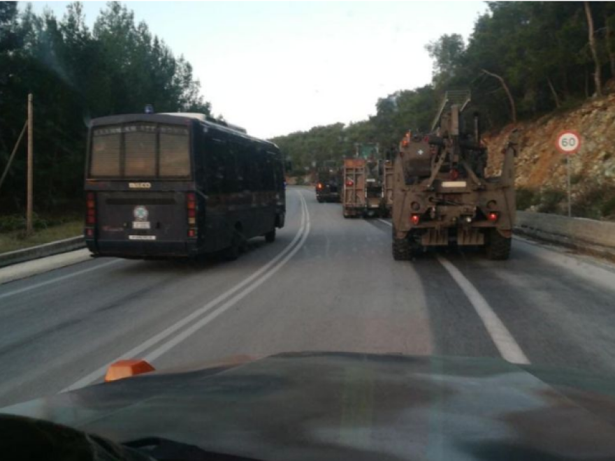 Μεταναστευτικό: Προχωρά η κατασκευή των δομών - Μολότοφ και ρουκέτες από διαδηλωτές 