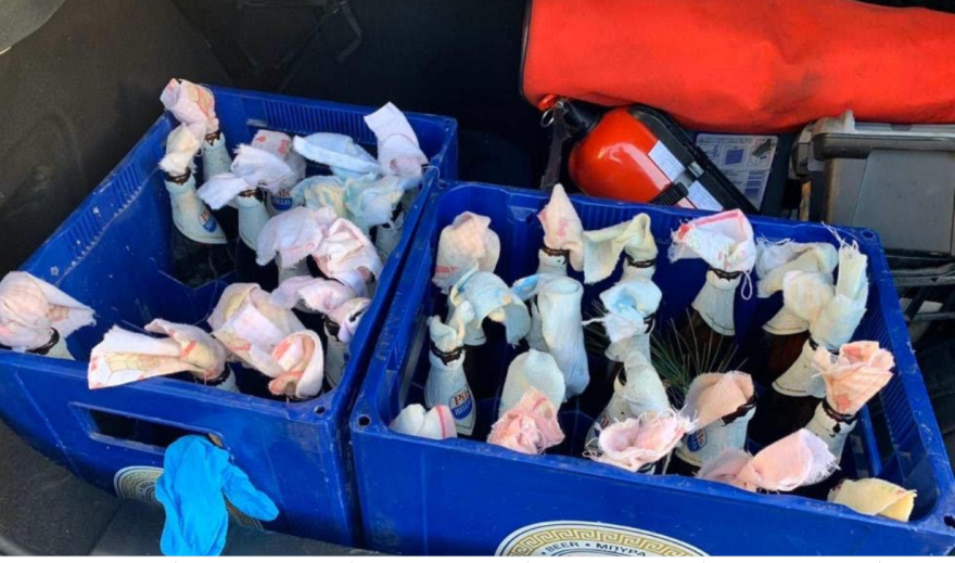 Μεταναστευτικό: Προχωρά η κατασκευή των δομών - Μολότοφ και ρουκέτες από διαδηλωτές 