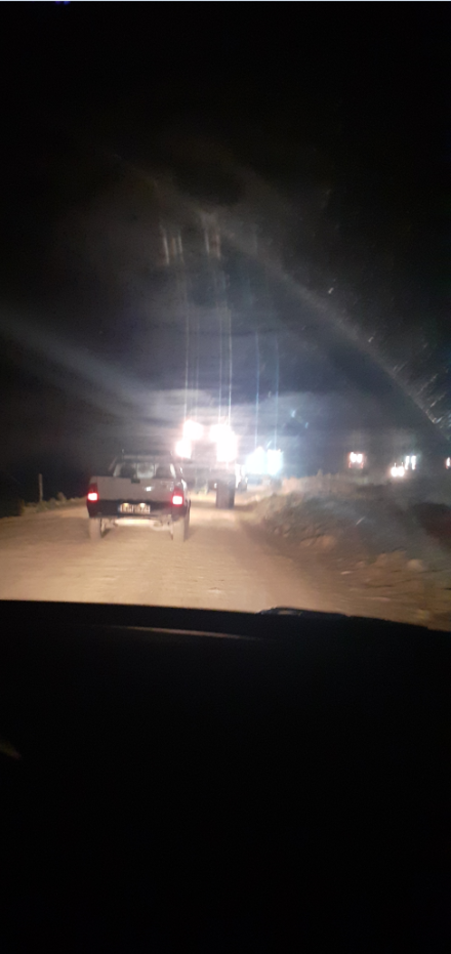 Έβρος: Αγρότες με τρακτέρ και αναμμένους προβολείς βοηθούν στη φύλαξη των συνόρων  - Δείτε βίντεο 