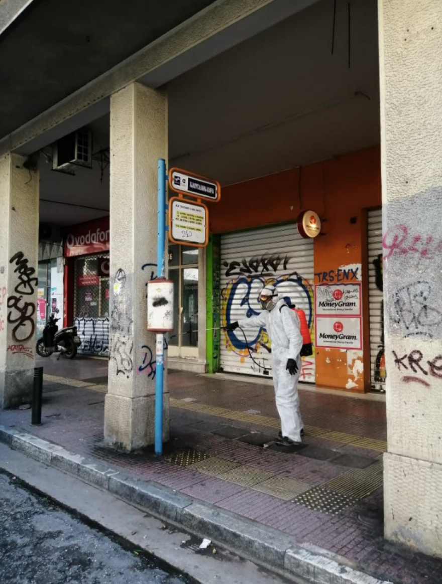 Κορωνοϊός: Καθημερινή απολύμανση σε 750 στάσεις λεωφορείων και τρόλεϊ από τον Δήμο Αθηναίων