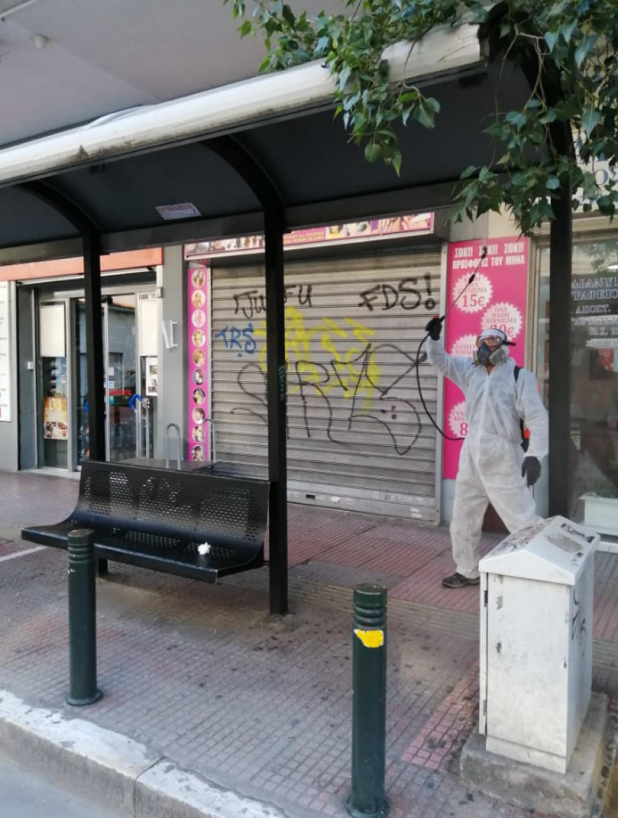 Κορωνοϊός: Καθημερινή απολύμανση σε 750 στάσεις λεωφορείων και τρόλεϊ από τον Δήμο Αθηναίων