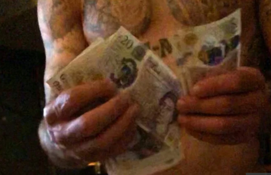 Κορωνοϊός: Διεθνής Άγγλος παίκτης έκανε πάρτι με call girls παρά την καραντίνα