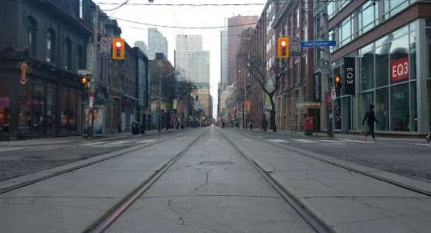 Κορωνοϊός: Έλληνας του Καναδά που φροντίζει να μην πέσει το Netflix μιλά για τις ημέρες της καραντίνας 