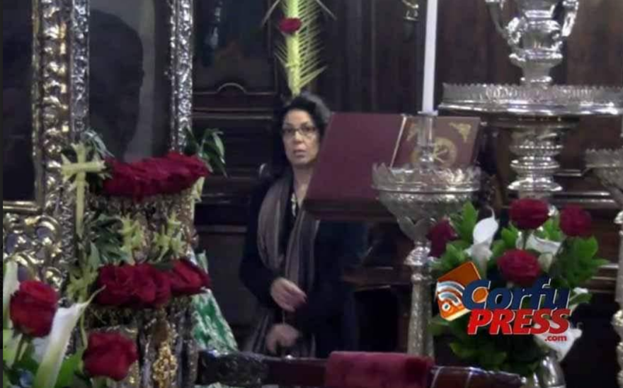 Κέρκυρα - κορωνοϊός: Η δήμαρχος που πήγε στην εκκλησία... πρωταγωνιστεί σε καμπάνια «Μένουμε Σπίτι»