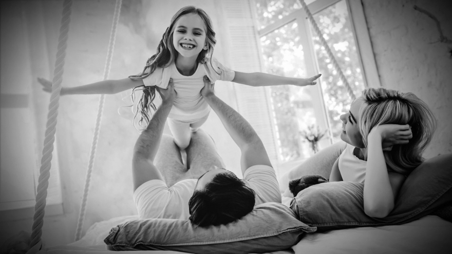 Δείτε το βίντεο: 50 ασπρόμαυρα δευτερόλεπτα, γεμάτα συναίσθημα  