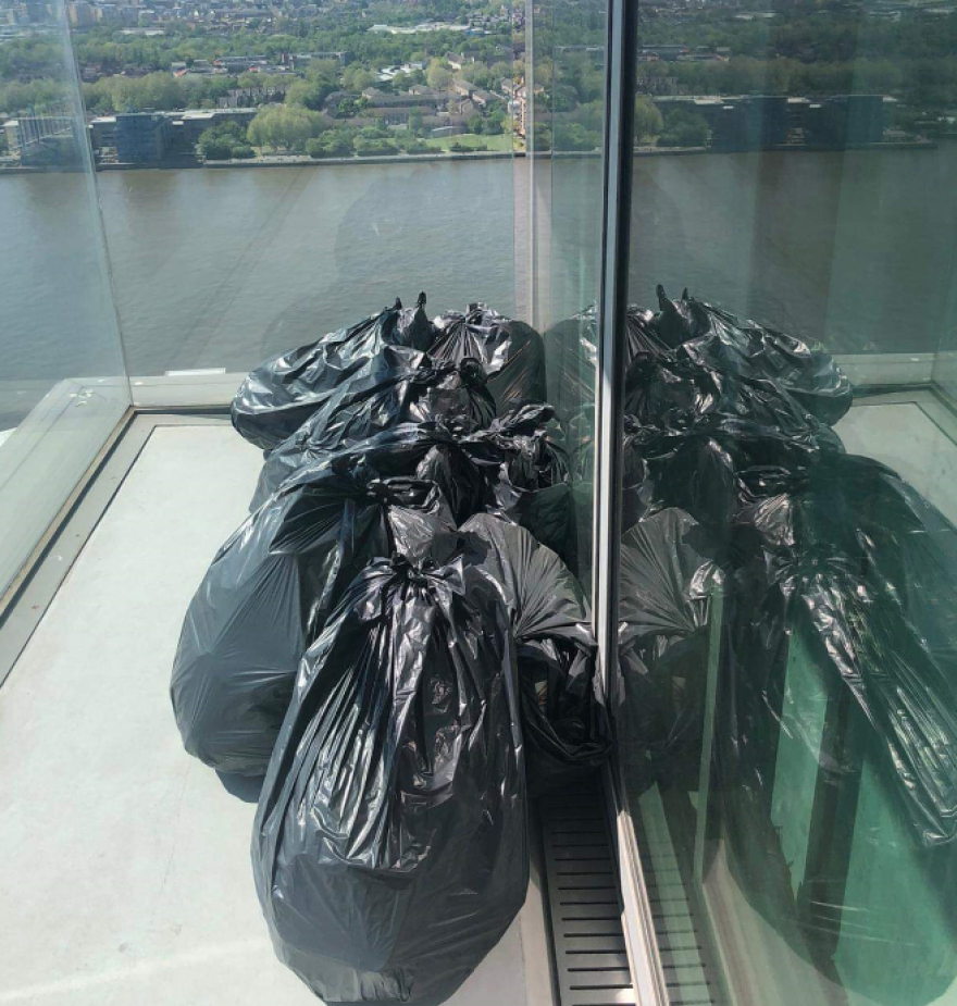 Φωτογραφίες: Πλούσιοι Ελληνες... «εσώκλειστοι» στο Λονδίνο - Δεν βγαίνουν έξω ούτε για να πετάξουν τα σκουπίδια 