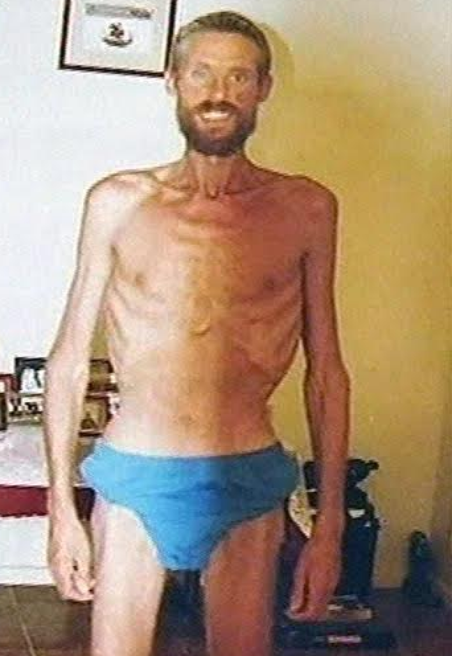 Αυτοακρωτηριασμός με σουγιά, βενζίνη στις πληγές, τρώγοντας πιθήκους: Συγκλονιστικές ιστορίες επιβίωσης