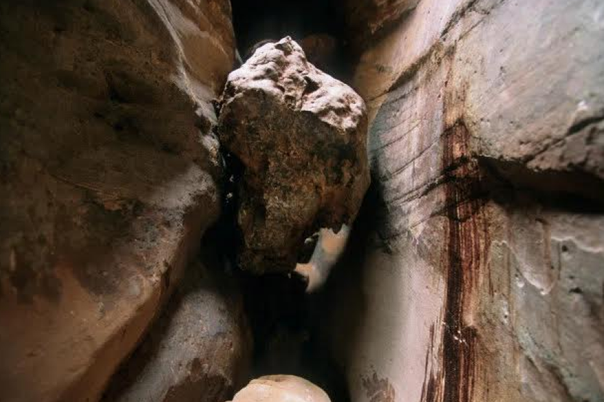 Αυτοακρωτηριασμός με σουγιά, βενζίνη στις πληγές, τρώγοντας πιθήκους: Συγκλονιστικές ιστορίες επιβίωσης