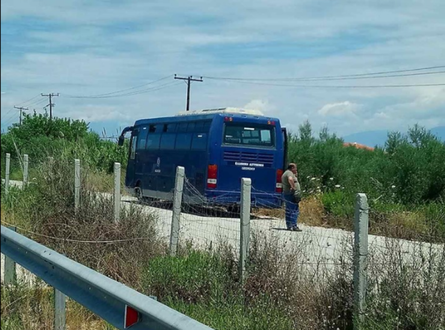 Νεαρός Ρομά παρασύρθηκε από τον Προαστιακό - Επεισόδια από συγγενείς του 