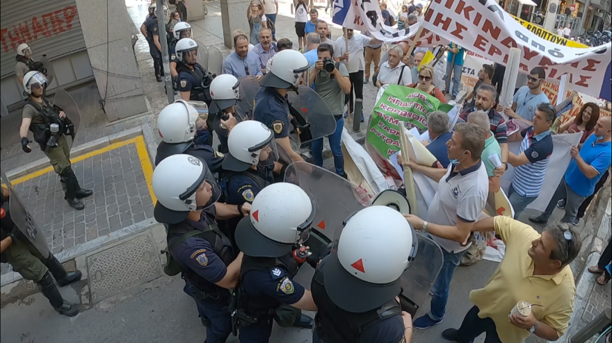 ΠΟΕΔΗΝ: Τραυματίστηκε ο Γιαννάκος στην πορεία 