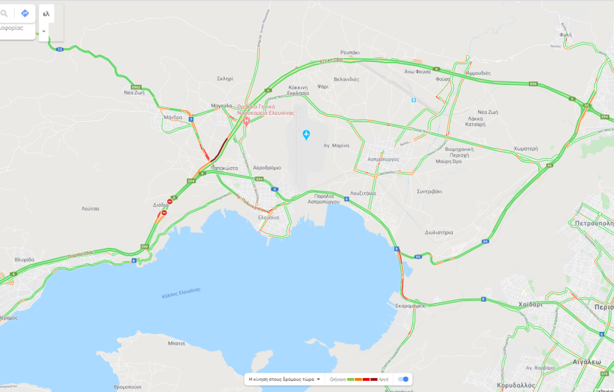 Κίνηση στους δρόμους: Μποτιλιάρισμα από τροχαίο το μεσημέρι στην Αττική Οδό