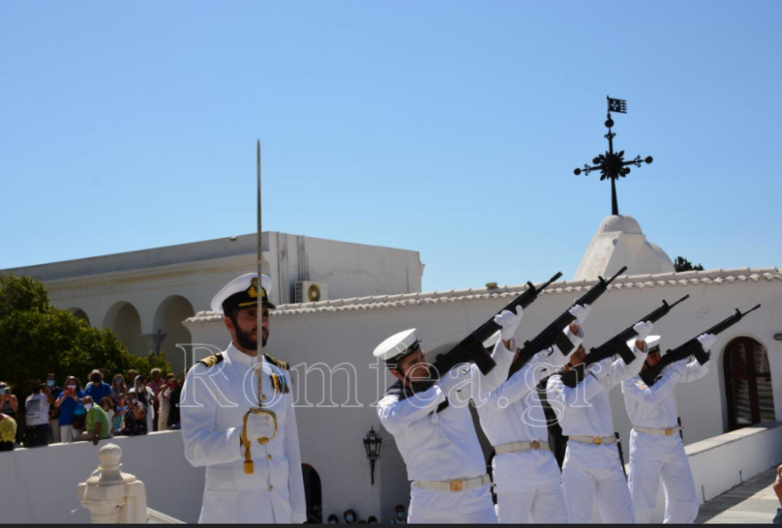 Φωτογραφίες: Η Ελλάδα γιόρτασε την Κοίμηση της Θεοτόκου με επίκεντρο την Τήνο