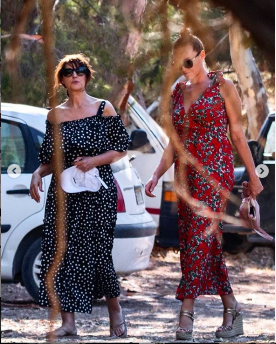 Η Μόνικα Μπελούτσι έκανε διακοπές σε Μύκονο και Πάρο -  Δείτε φωτογραφίες