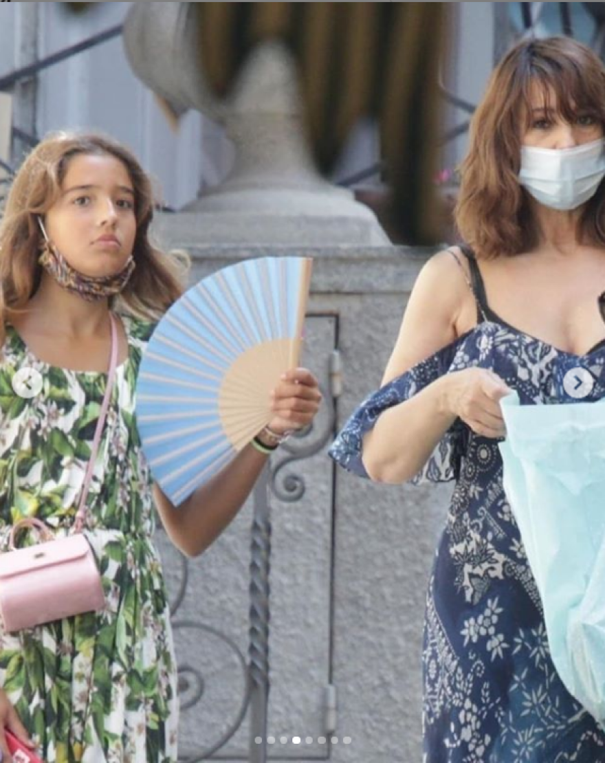 Η Μόνικα Μπελούτσι έκανε διακοπές σε Μύκονο και Πάρο -  Δείτε φωτογραφίες