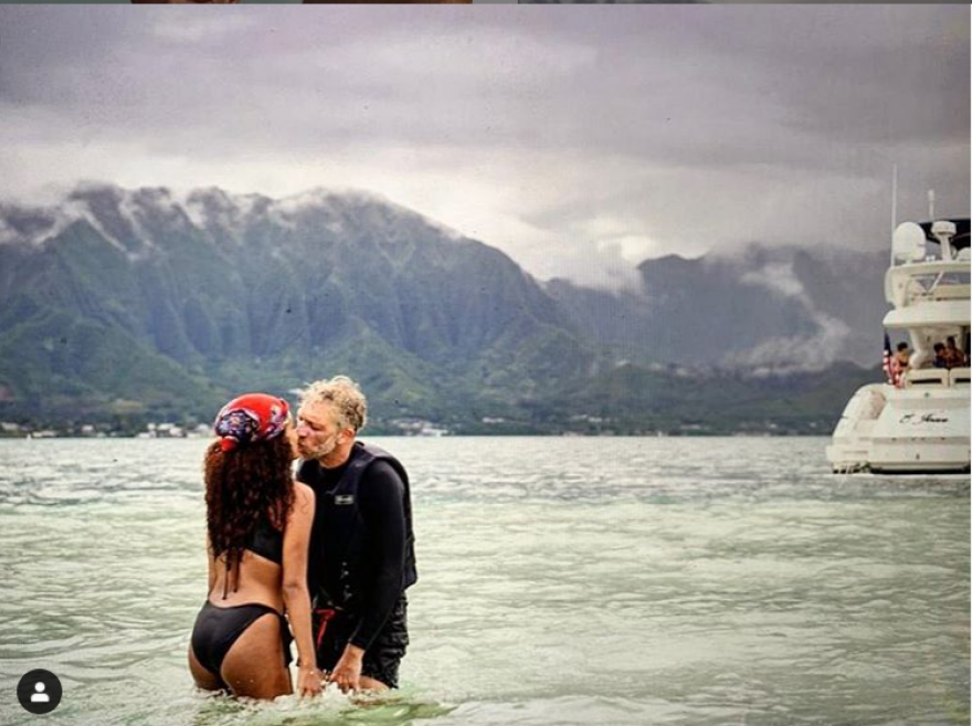 Ο Βενσάν Κασέλ χτύπησε τατουάζ στο μπράτσο του την 23χρονη καλλονή σύζυγό του