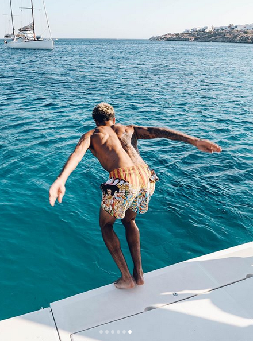 Μύκονος: Ο Barkley της Chelsea και ο λογαριασμός των 88.000 ευρώ, ο χορός του Dele Ali και η Μαρία από τις «Μέλισσες»