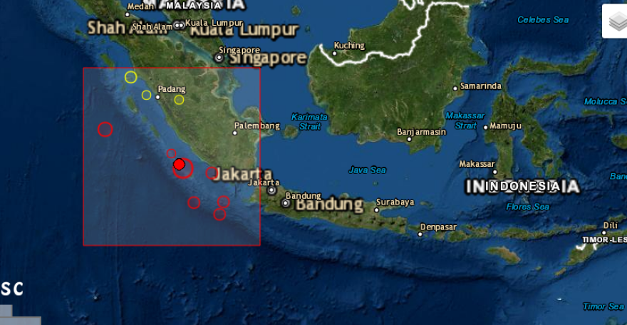 Δύο ισχυροί σεισμοί 6,8 Ρίχτερ σε διάστημα έξι λεπτών στην Ινδονησία