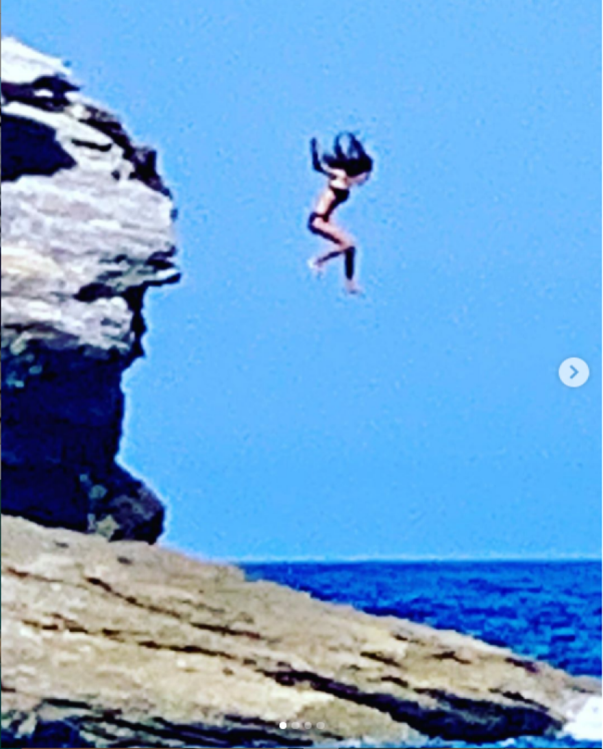 Ελένη Μενεγάκη- Φωτογραφίες: Οι κόρες της κάνουν βουτιές που κόβουν την ανάσα