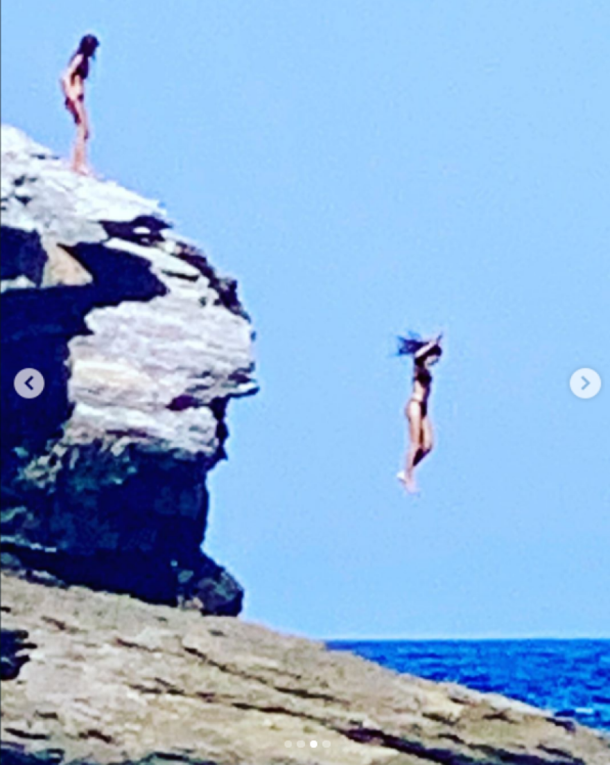 Ελένη Μενεγάκη- Φωτογραφίες: Οι κόρες της κάνουν βουτιές που κόβουν την ανάσα