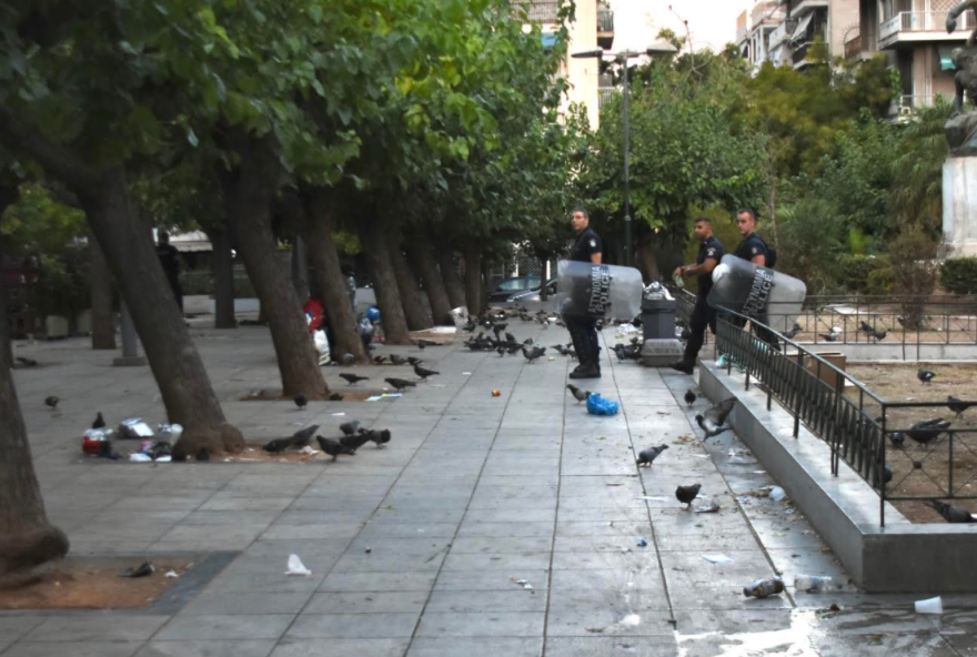 Πρόσφυγες: Επιχείρηση εκκένωσης της πλατείας Βικτωρίας